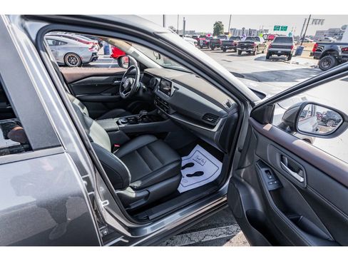 Used 2023 Nissan Rogue SV w/ SV Premium B Package image 21