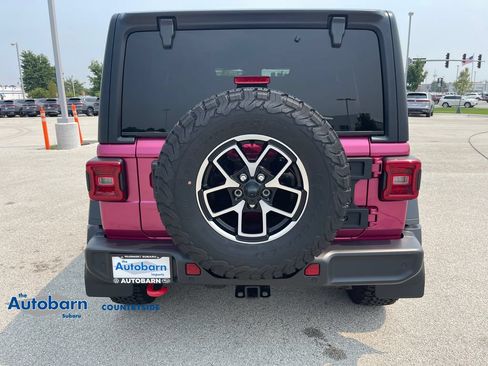 Used 2024 Jeep Wrangler Unlimited Rubicon w/ Technology Group AWD/4WD image 4