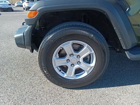 Used 2022 Jeep Wrangler Unlimited Sport image 10