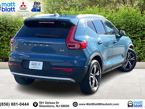 Used 2025 Volvo XC40 B5 Core image 14