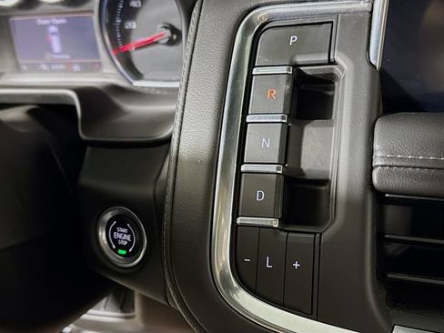 Used 2021 Chevrolet Tahoe Z71 w/ Rear Media and Nav Package AWD/4WD image 15