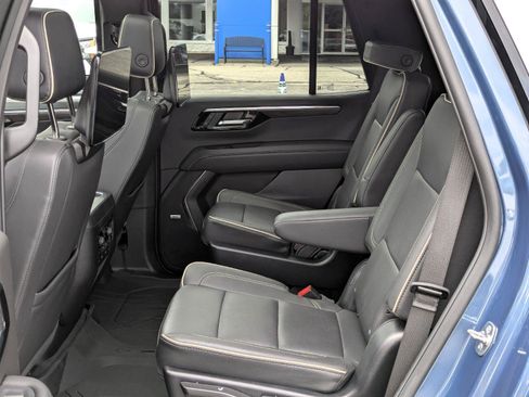 Used 2025 Chevrolet Tahoe Premier AWD/4WD image 19