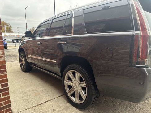 Used 2016 Cadillac Escalade Premium image 10