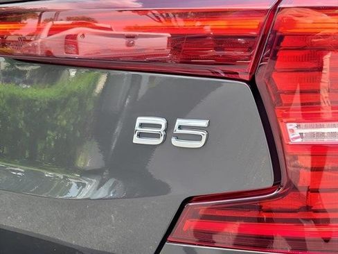 Used 2024 Volvo S60 B5 Plus FWD image 28
