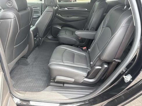 Used 2021 Buick Enclave Avenir w/ Avenir Technology Package AWD/4WD image 14