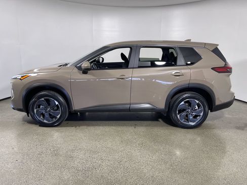 Used 2025 Nissan Rogue SV AWD/4WD image 6