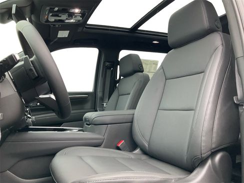 New 2026 Chevrolet Suburban Z71 w/ Comfort Package image 28