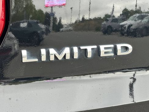 Used 2017 Ford Explorer Limited FWD image 33