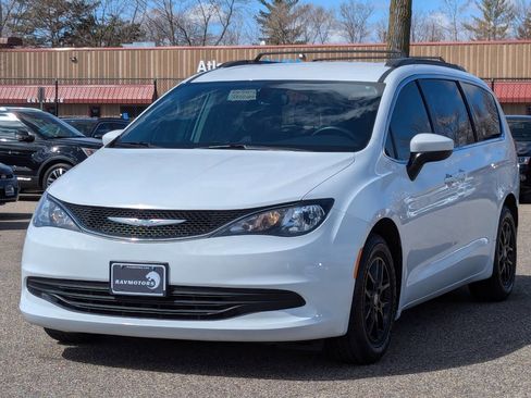 Used 2020 Chrysler Voyager Lxi image 7