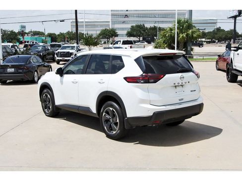 Used 2024 Nissan Rogue SV AWD/4WD image 4