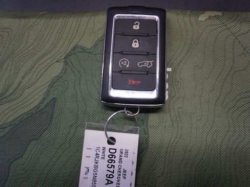 Used 2022 Jeep Grand Cherokee L Limited w/ Luxury Tech Group II image 21