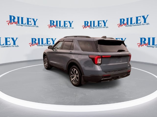 Certified 2025 Ford Explorer ST-Line AWD/4WD image 9