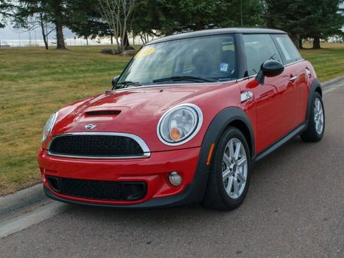 Used 2013 MINI Cooper S image 1