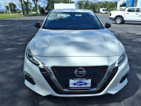 Used 2021 Nissan Altima 2.0 SR image 2