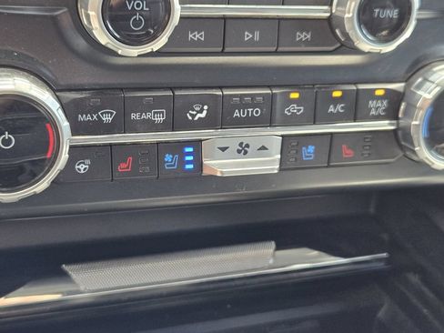 Used 2023 Ford F450 Lariat w/ Lariat Ultimate Package AWD/4WD image 8