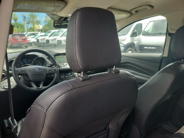 Used 2019 Ford Escape Titanium w/ U9j03 - Titanium Tow Package AWD/4WD image 12