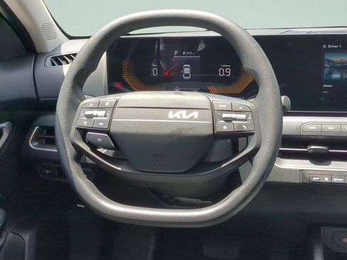 New 2025 Kia K4 LXS image 13