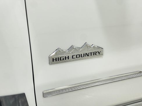 Used 2016 Chevrolet Silverado 1500 High Country image 38