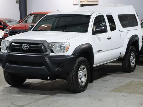 Used 2014 Toyota Tacoma PreRunner w/ Convenience Package RWD image 1