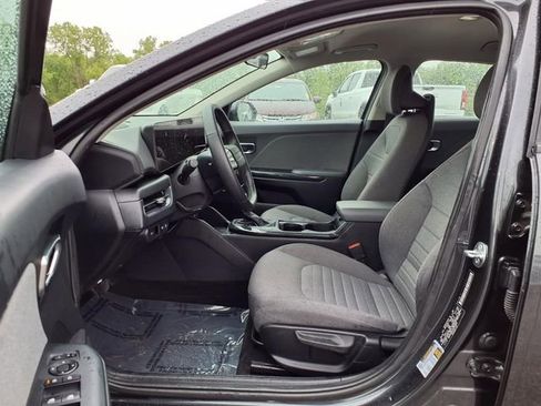 Used 2025 Kia K4 EX FWD image 76