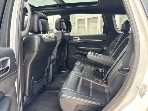 Used 2018 Jeep Grand Cherokee Limited w/ Luxury Group II AWD/4WD image 34