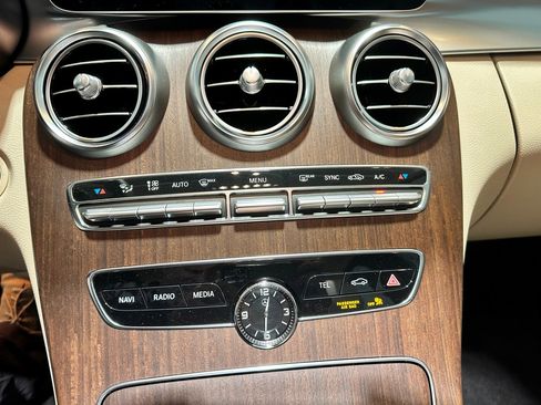 Used 2019 Mercedes-Benz C 300 C 300 4MATIC image 9