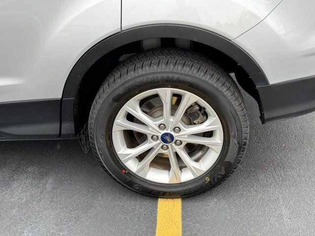 Used 2017 Ford Escape SE AWD/4WD image 7