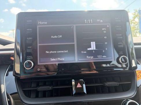 Used 2022 Toyota Corolla LE FWD image 19