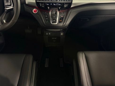 Used 2025 Honda Odyssey Sport-L image 19