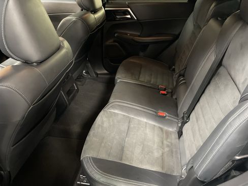 Used 2022 Mitsubishi Outlander SEL Black Edition image 32