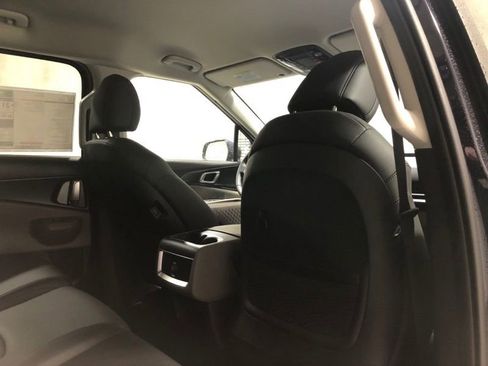 New 2026 Kia Carnival image 11