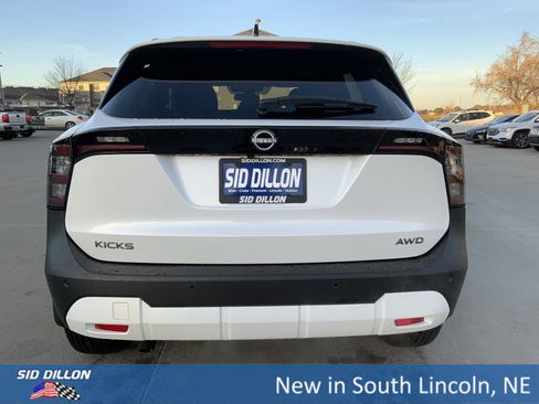 New 2026 Nissan Kicks SV w/ SV Premium Package image 4