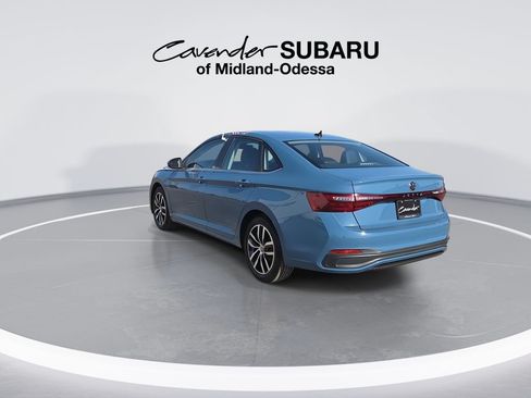 Used 2025 Volkswagen Jetta SE FWD image 6