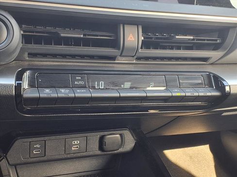 Used 2024 Toyota Prius LE image 18