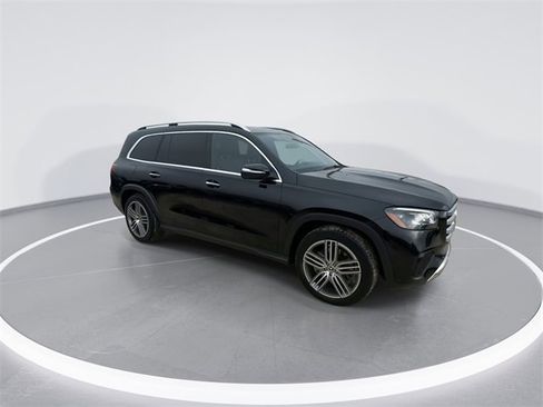 Used 2025 Mercedes-Benz GLS 450 4MATIC image 13