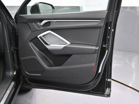 Used 2022 Audi Q3 2.0T Premium Plus w/ Premium Plus Package image 35
