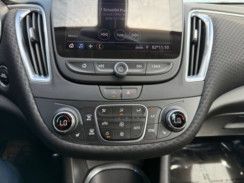 Used 2020 Chevrolet Malibu LT FWD image 18