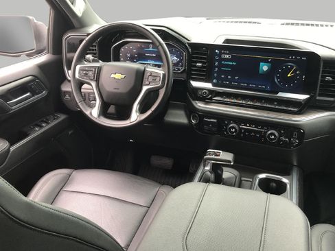 Used 2023 Chevrolet Silverado 1500 LTZ AWD/4WD image 5