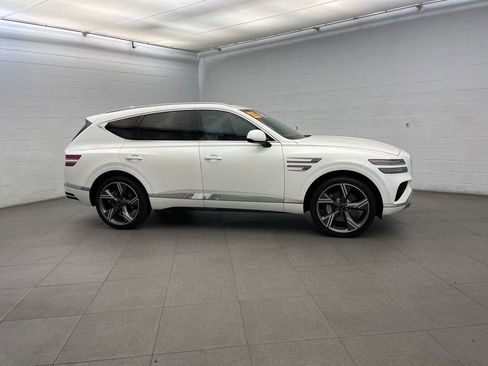 Used 2025 Genesis GV80 3.5T Prestige image 3