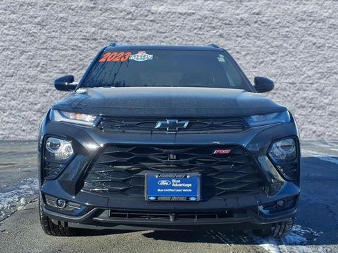 Used 2023 Chevrolet TrailBlazer RS w/ Sun and Liftgate Package image 2