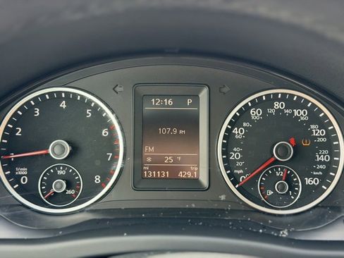 Used 2016 Volkswagen Tiguan S image 7