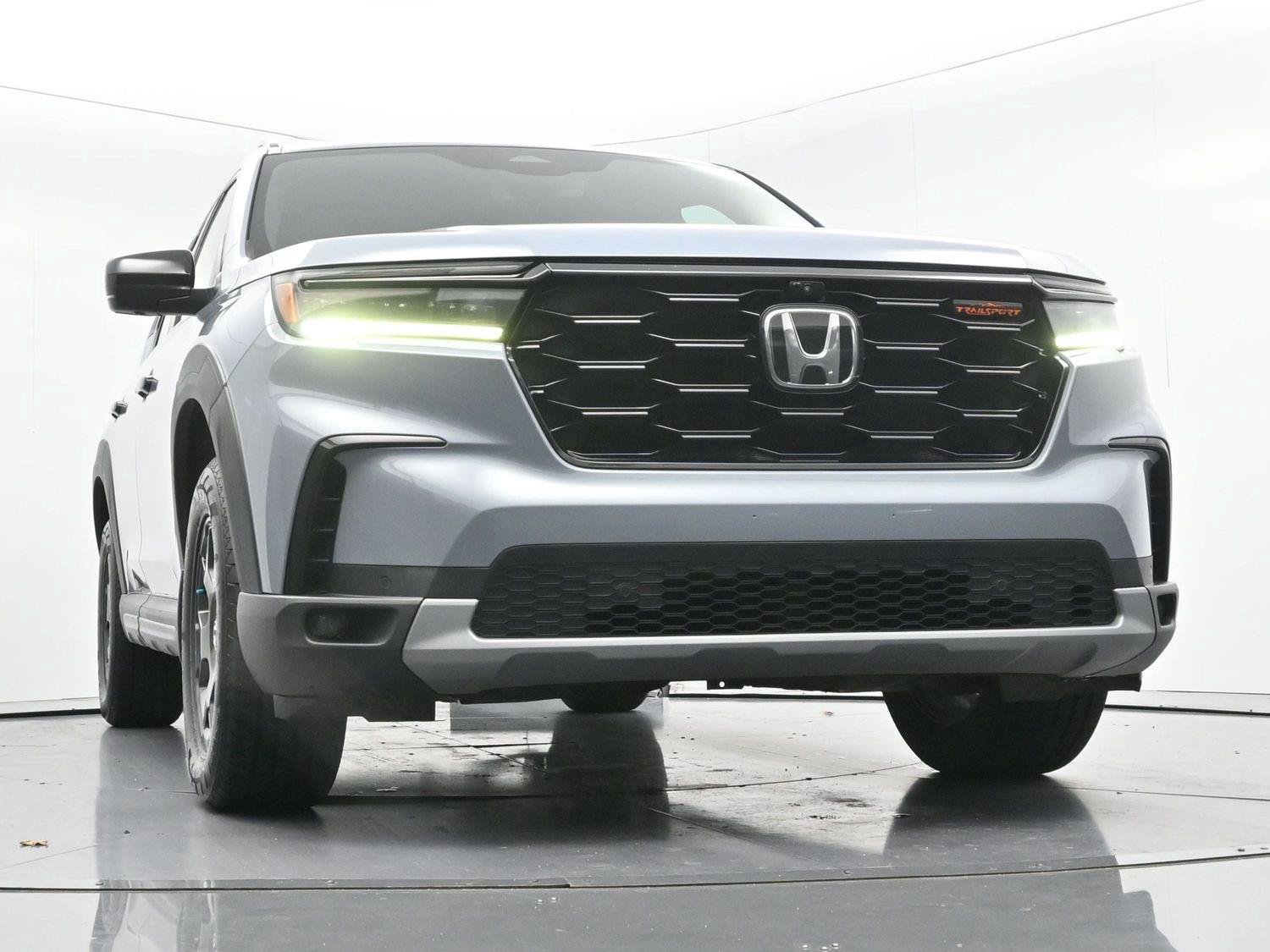 Used 2023 Honda Pilot TrailSport image 47