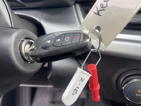 Certified 2024 Chevrolet Trax RS image 17