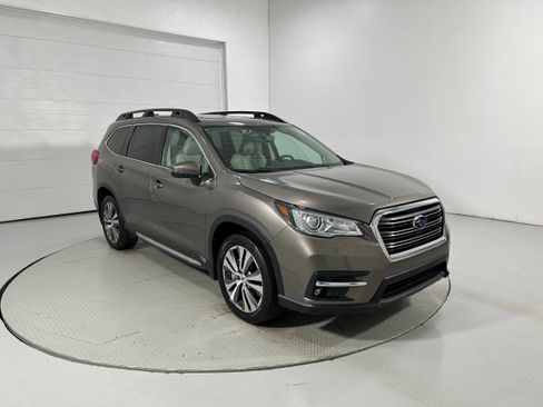 Used 2021 Subaru Ascent Limited w/ Technology Package AWD/4WD image 2