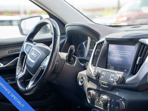 Used 2022 GMC Terrain SLT image 12