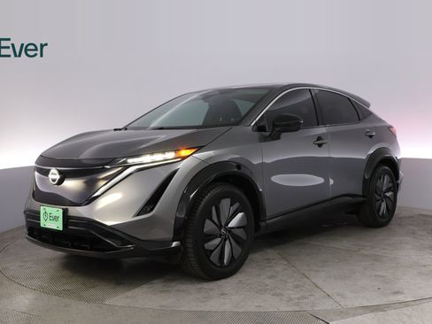 Used 2023 Nissan Ariya FWD image 2
