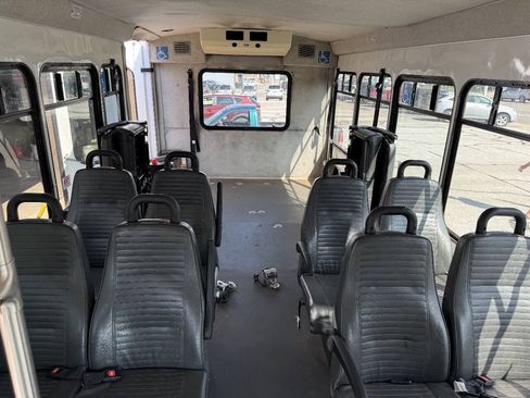 Used 2016 Ford E-450 and Econoline 450 Super Duty w/ Shuttle Bus Prep Package RWD image 13