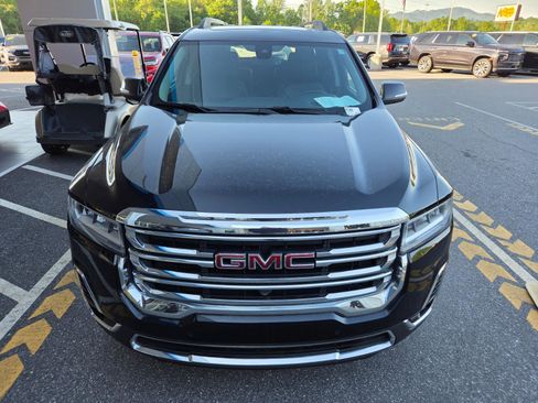 Used 2023 GMC Acadia SLT w/ Technology Package AWD/4WD image 2