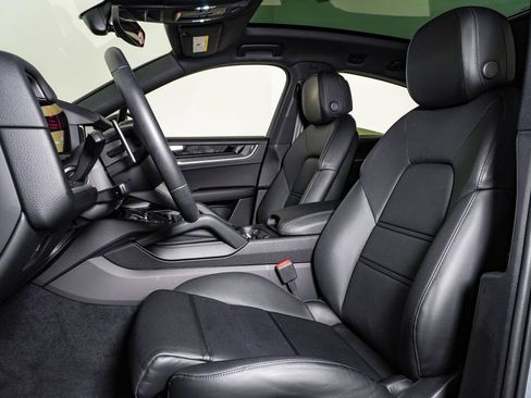 Certified 2026 Porsche Cayenne Coupe AWD/4WD image 5