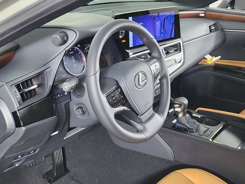 New 2025 Lexus ES 350 w/ Premium Package image 9